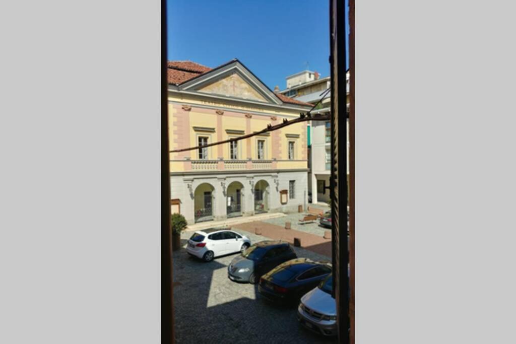 Dolce Eporedia Intero Alloggio Nel Centro Storico Ivrea Dış mekan fotoğraf